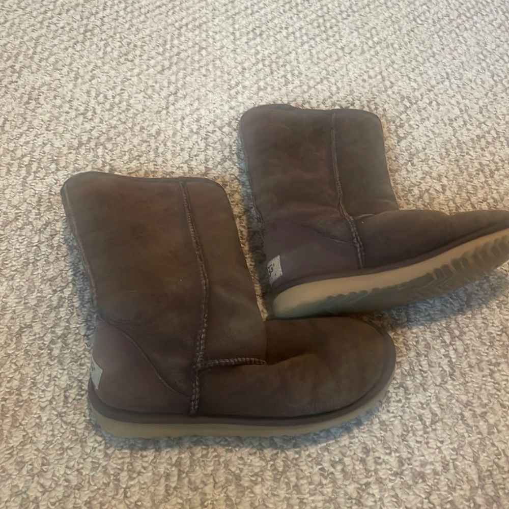 Women’s chocolate brown ugg boots